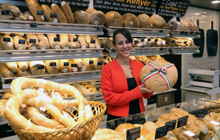 Most már egy új helyen is megvásárolható a mindennapi kenyér (Képgalériával)