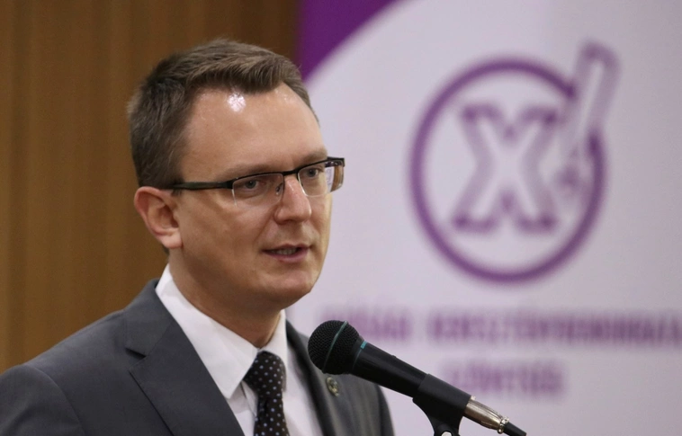Rétvári: nem csökken a nyugdíjak értéke, amíg polgári kormány van