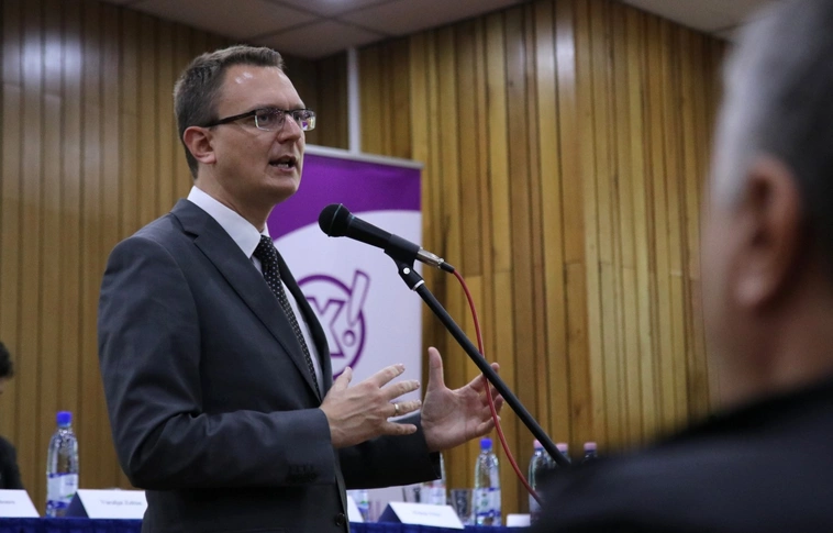 Rétvári: nem a semlegességre kell nevelnie az iskolának, hanem az elköteleződésre