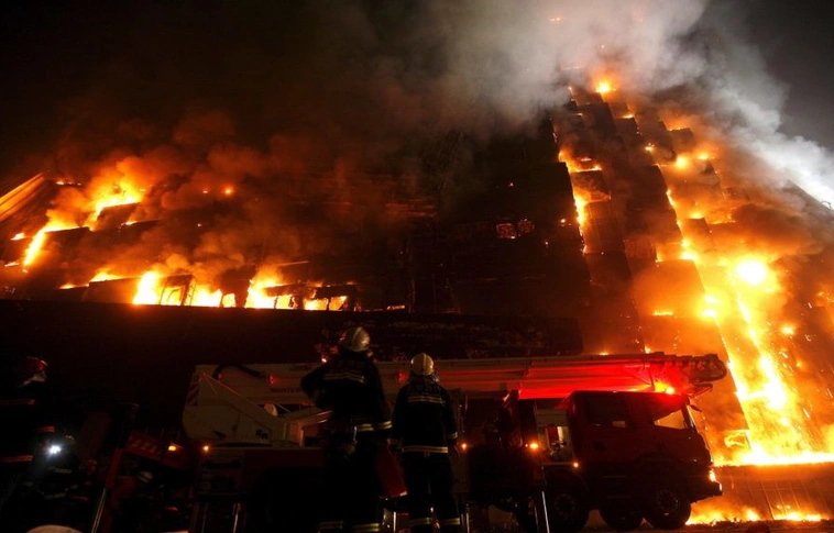 Szállodatűz Kínában, legalább 18 halott