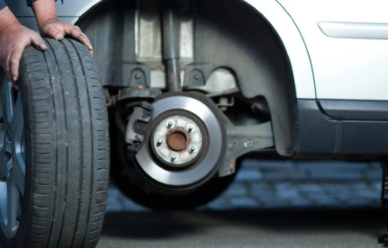 A szokottnál korábban kezdődött az idén a téli kerékcsere szezonja