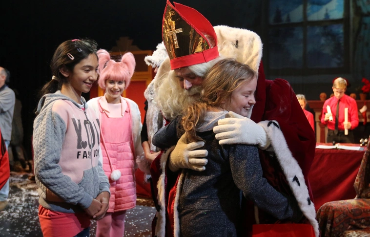 Örömtől ragyogó gyermekarcok a Miskolci Nemzeti Színházban (Képgalériával!)