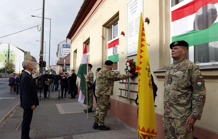A Zsolcai kapuban kezdődött Miskolcon az 56-os megemlékezés