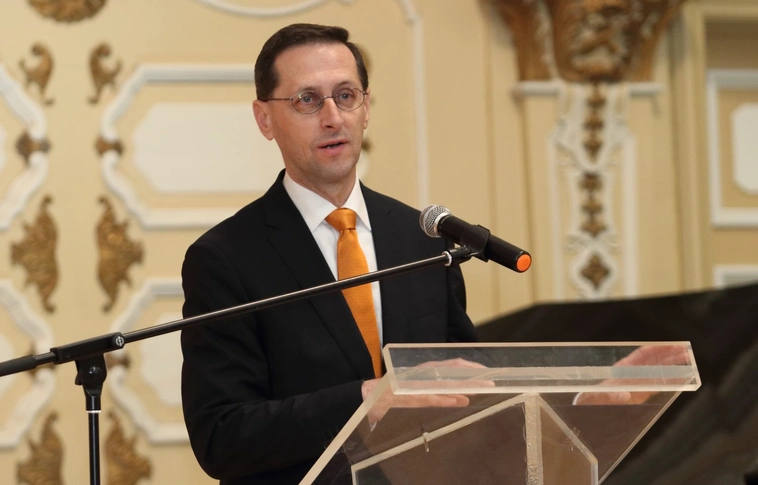 csöbör varga fórum