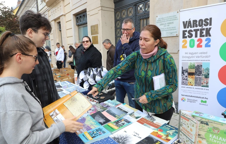 városi estek információs pult