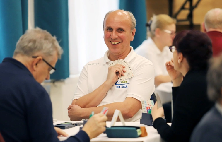 bridzs hétvége e/1