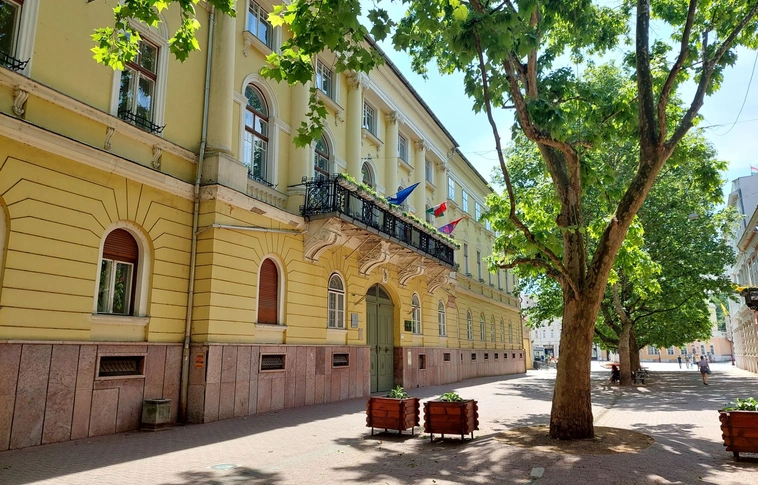 vármegyeháza