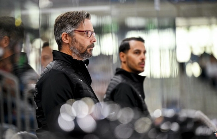 Tokaji Viktor (balról) szövetségi edző két évvel ezelőtt a Jegesmacik trénere volt. Fotó: magánarchívum