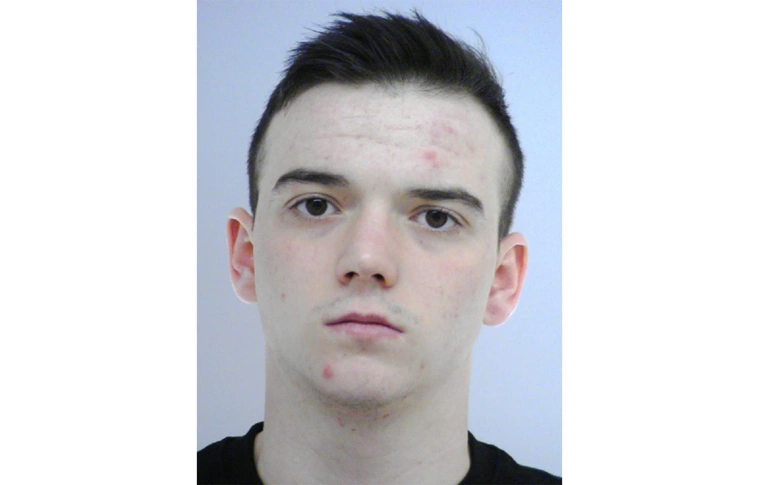 PETRÓ ZOLTÁN eltűnt