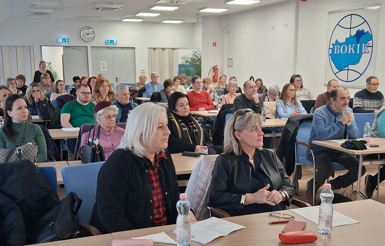 Teltházas szakmai fórum a BOKIK-ban. Forrás: BOKIK