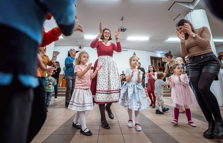 Esztenás táncház Miskolcon. Fotó: Grúz Bence