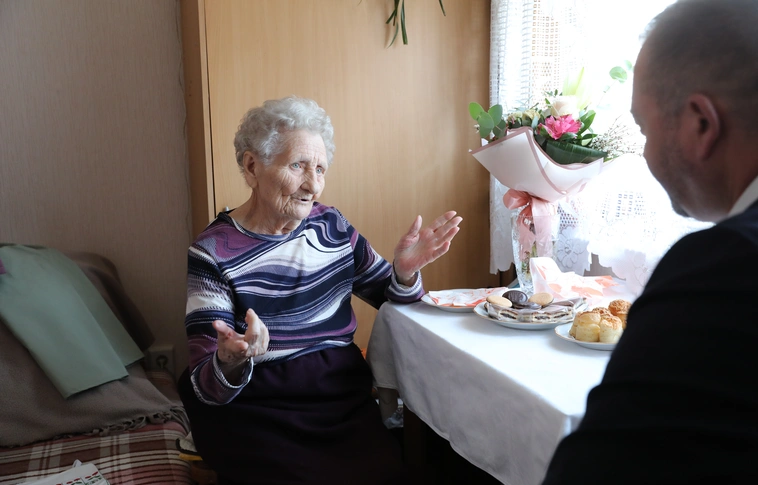 Üveges Ferencnét 90. születésnapján köszöntötték. Fotó: Juhász Ákos