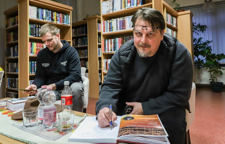 A színházi világnapról emlékeztek meg a Kaffka Margit Könyvtárban. Fotó: Mocsári László