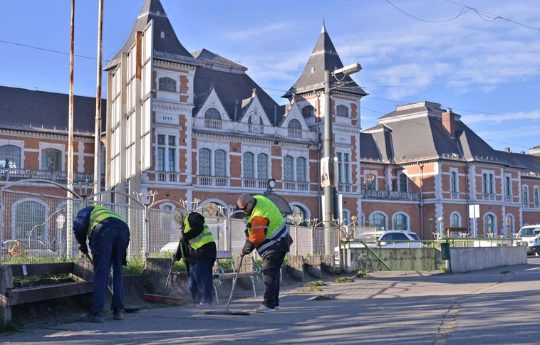 Tiszai pályaudvar tavaszi nagytakarítás Fotó: Osztie Tibor