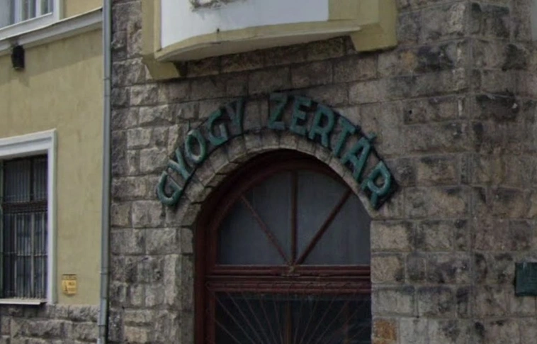 Soltész Nagy Kálmán utca gyógyszertár épülete eladó Google maps
