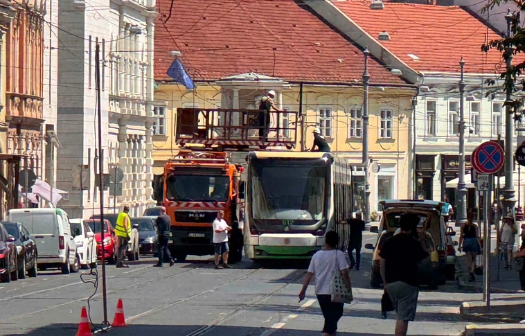 Felsővezeték szakadás a miskolci belvárosban