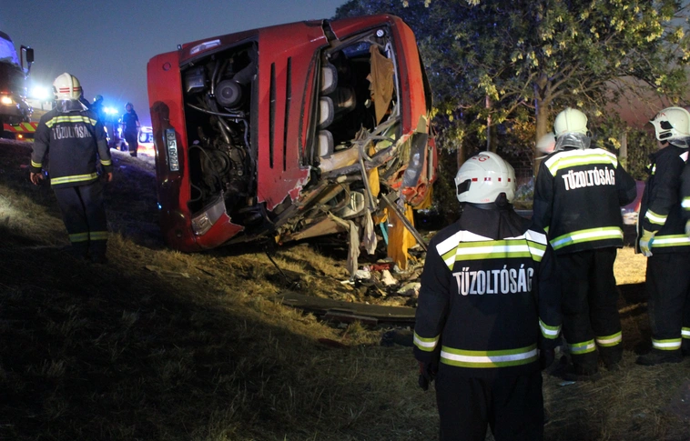 Súlyos baleset az autópályán_Fotó: Dojcsák Dávid tű. szds.