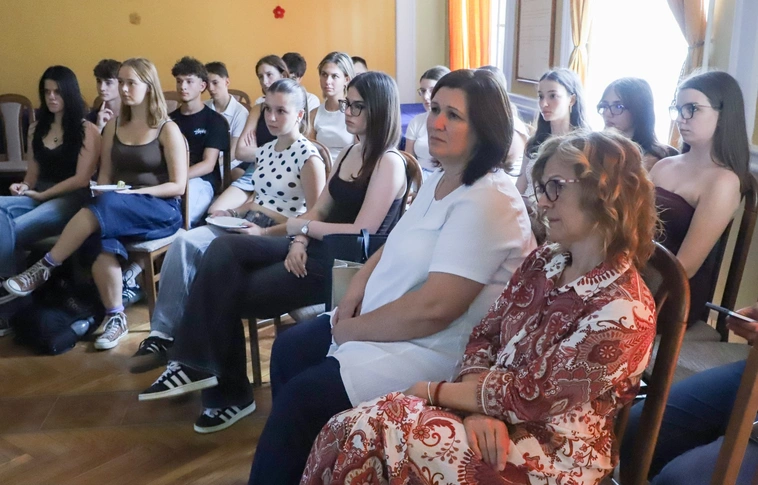 Serdülőkre leselkedő veszélyek. Fotó: Mocsári László