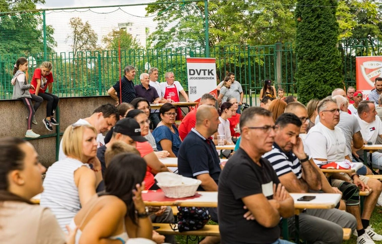 Szezonnyitó szurkolói ankétot szervez a DVTK Jegesmedvék. DVTK