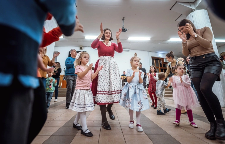 Esztenás táncház Miskolcon. Fotó: Grúz Bence
