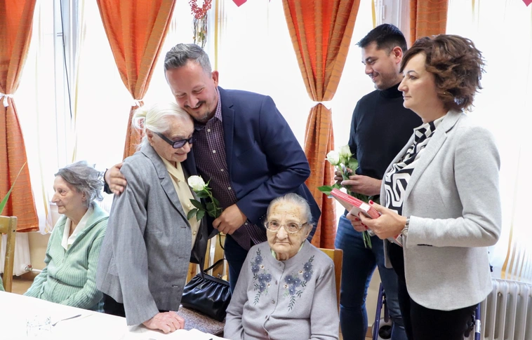 Idősek napi ünnepség az Őszi Napsugár Otthonban