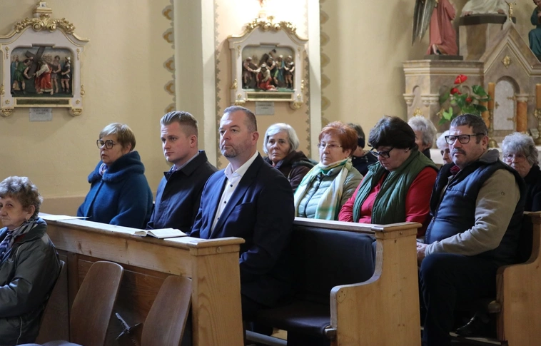 Rózsafüzér a békéért Felsőhámorban