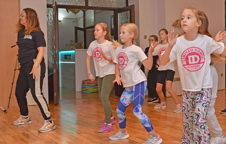 25 órás táncmaraton