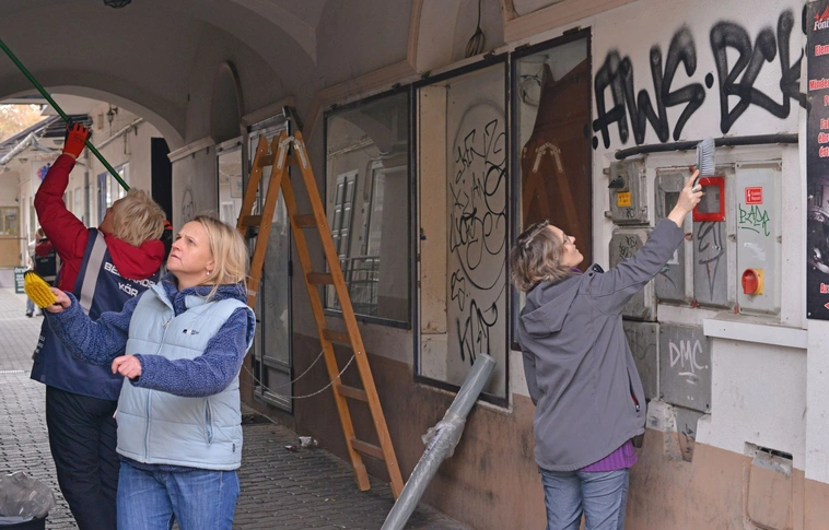 Belvárosi kapualj festés