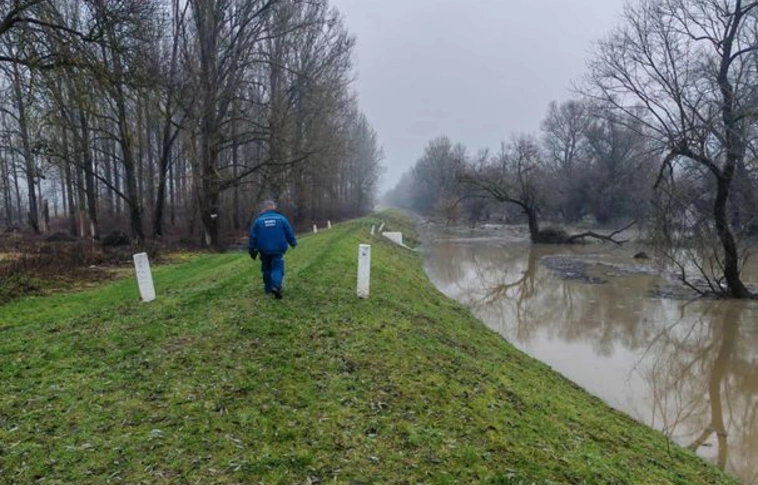 A Sajó folyón III. fokú árvízvédelmi készültség van érvényben. Fotó: ÉMVIZIG