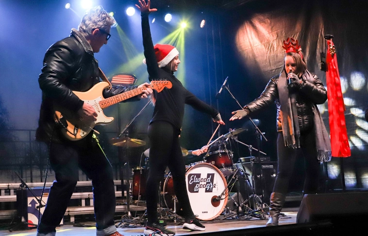 Adventi programok péntek este a Szent István téren szombaton