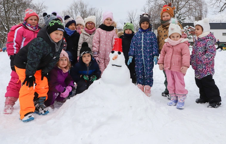 Hóember építés, szánkózás a Brunszvik oviban