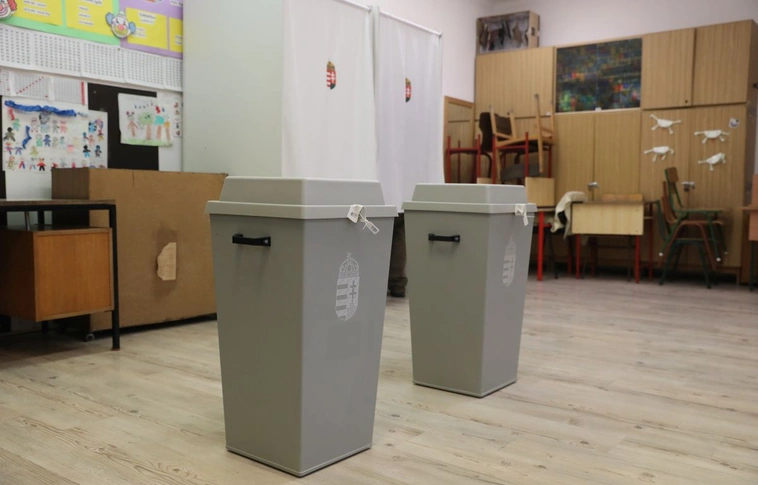 Fagyban indult a szavazás. Fotó: Juhász Ákos