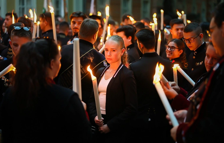 Szalamanderen búcsúztak a végzős egyetemisták
