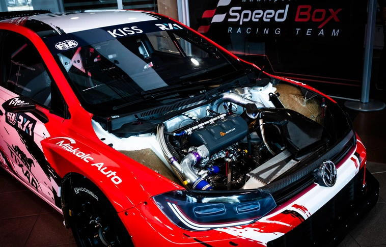 Leleplezték a Speed Box Racing Team új Rallycross versenyautóját