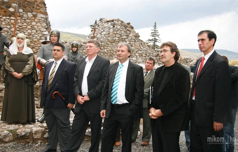 Hiller Isván látogatása a várban és a Lézerpont Stúdióban