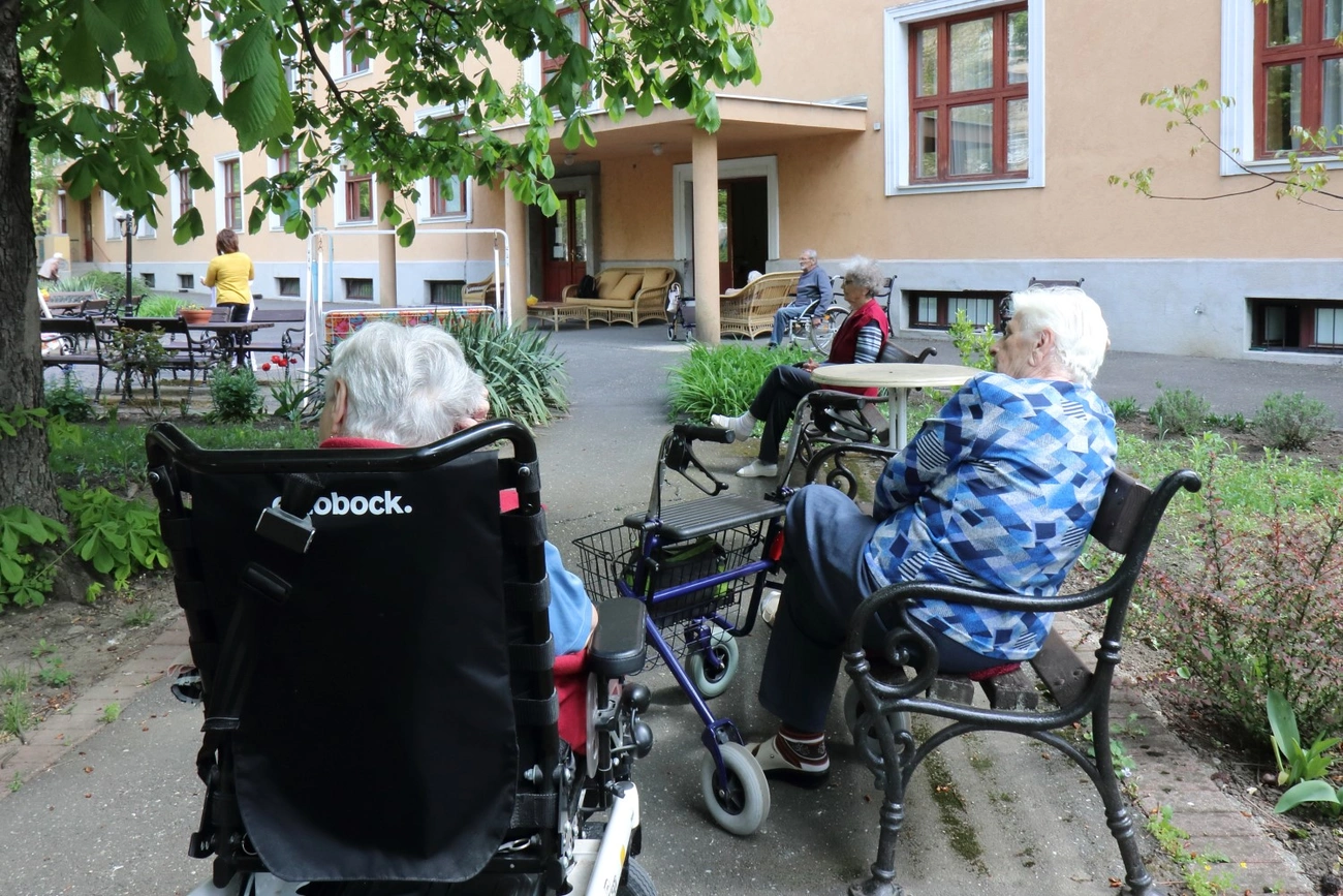 aranykor idősotthon