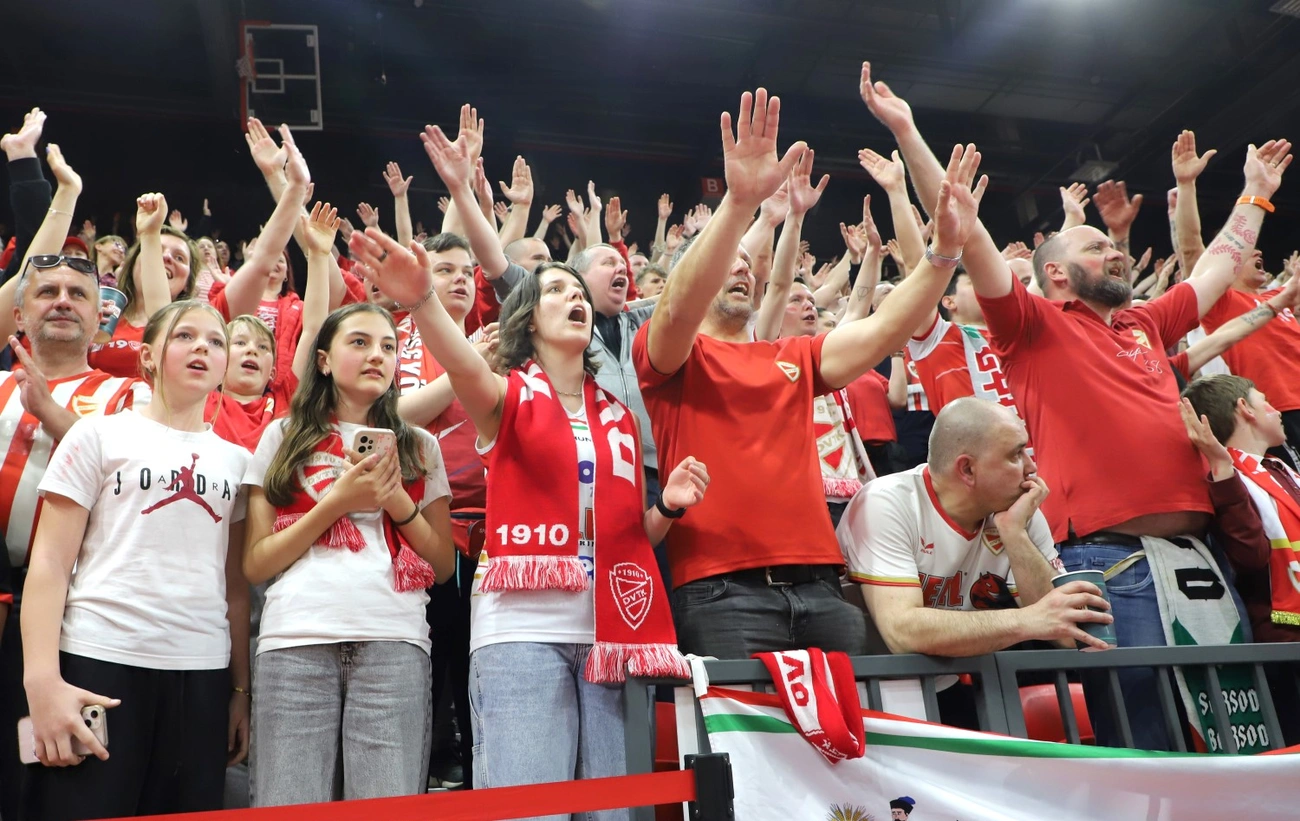 A DVTK szurkolóin nem múlik a cím