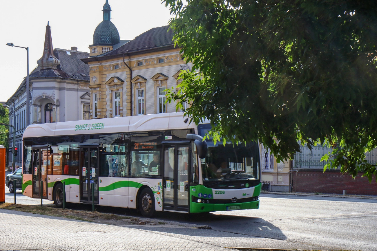 byd_uitz_busz_mvk_ill.jpg