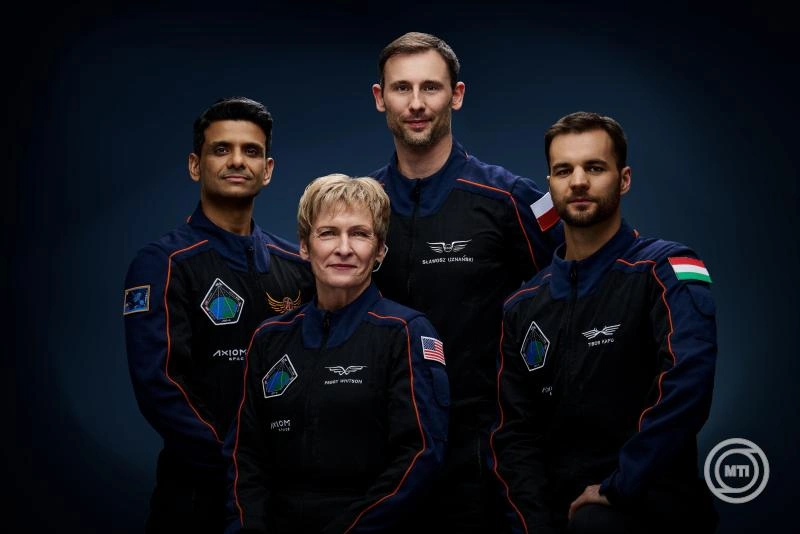 Készül a második magyar űrhajós. Fotó: NASA