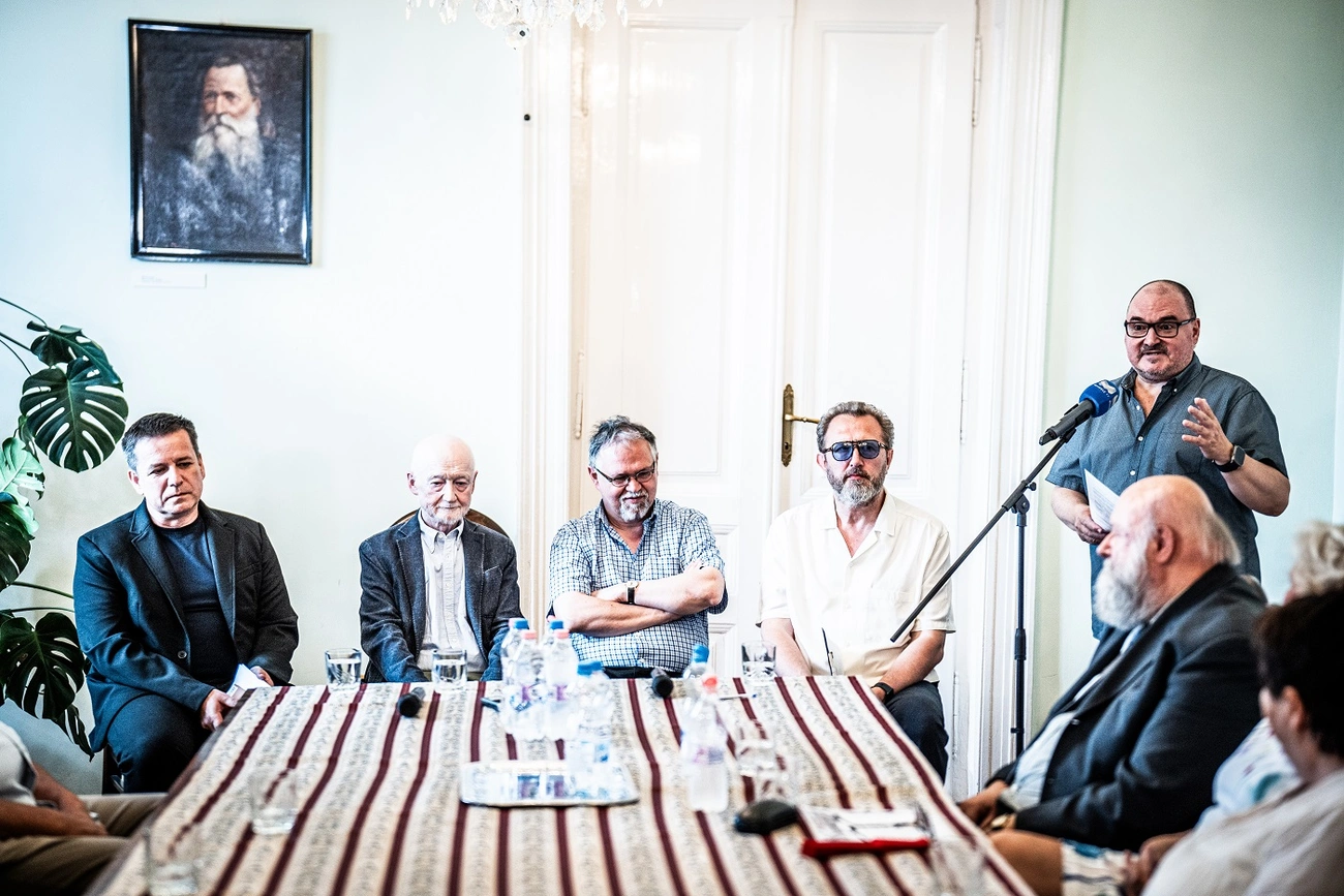 me_mab_szakhaz_irodalmi_dijatado_250611_hcs-2.jpg