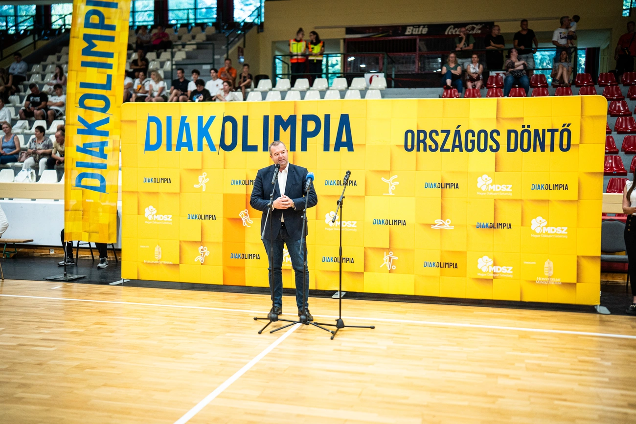 diákolimpia megnyitó, III. korcsoport, Hollósy András