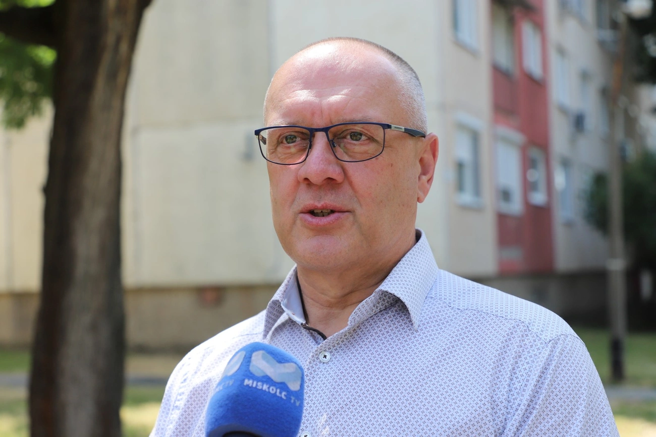 bulgarfold_rendeszek_250623ml-2.JPG