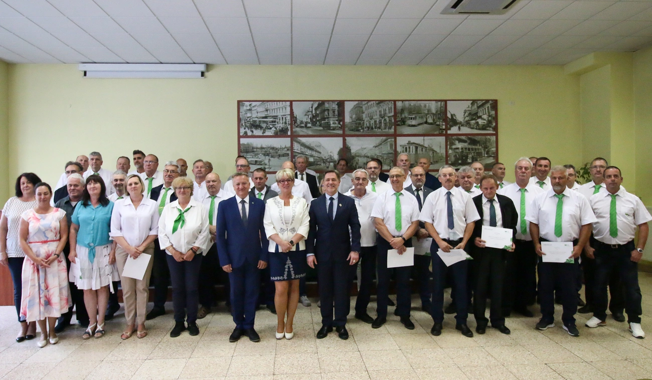 Csokorban az idei díjazottak.
