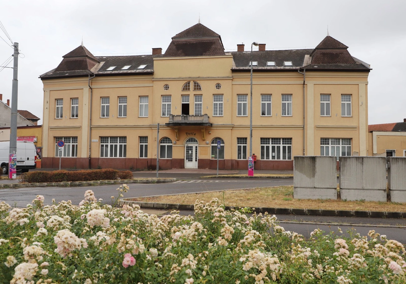 ujgyori_foter_posta_epulet_250709ml-1.JPG