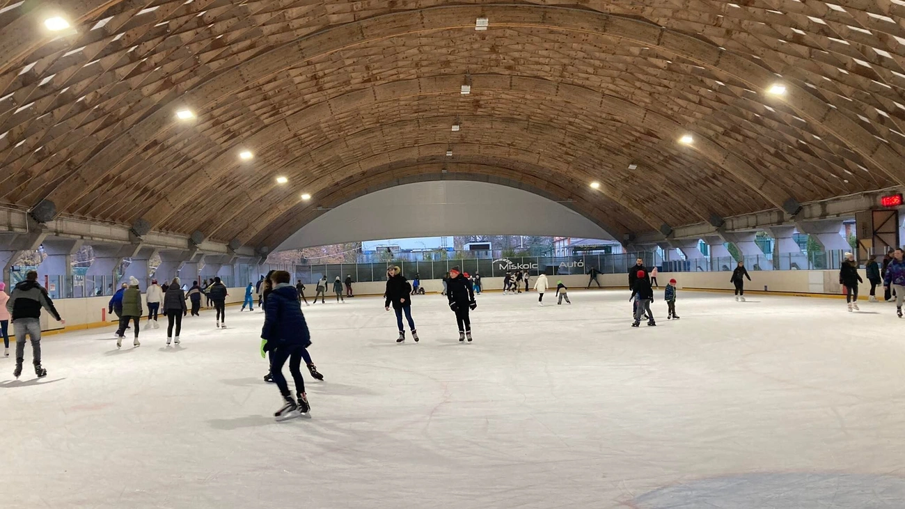 kettes jégpálya
