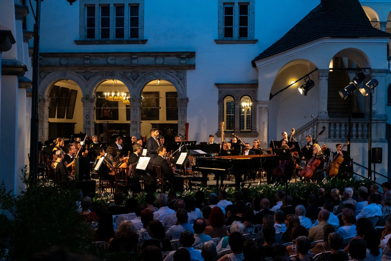 zempleni_fesztival_nyitokoncert_sarospatak_facebook.jpg