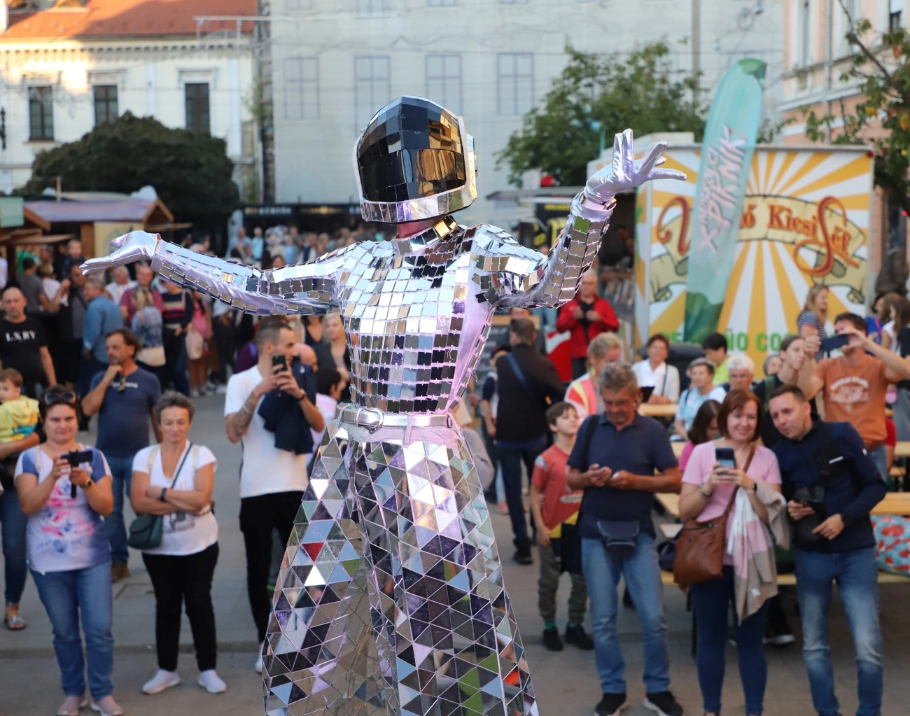 robotemberek a Miskolci Pikniken