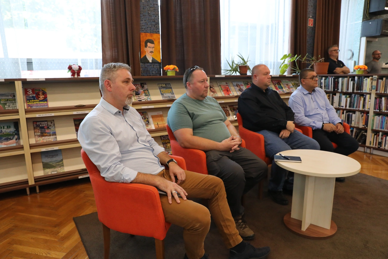 lakossagi_forum_szentpeteri_kapu_parkolas_250904_ja-13.JPG