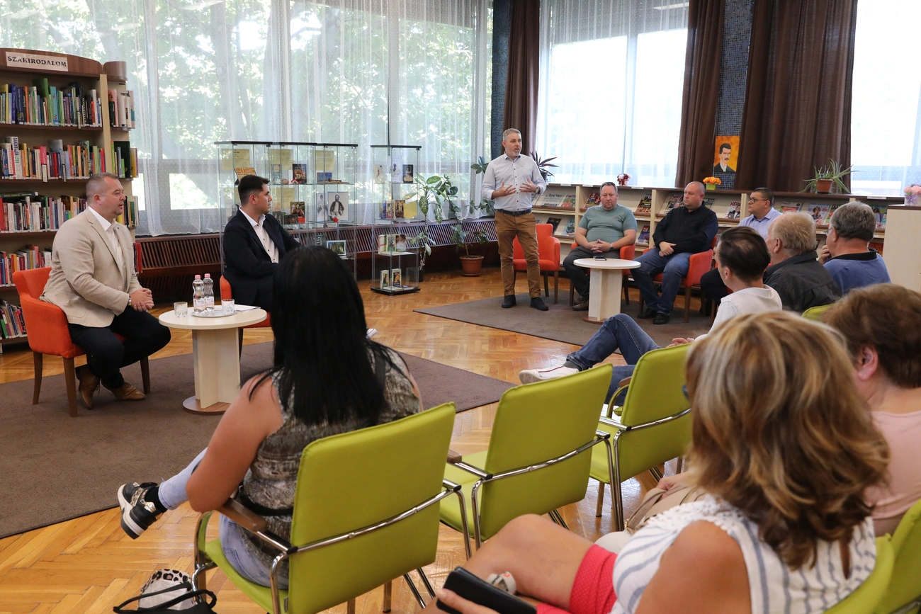 lakossagi_forum_szentpeteri_kapu_parkolas_250904_ja-14.JPG