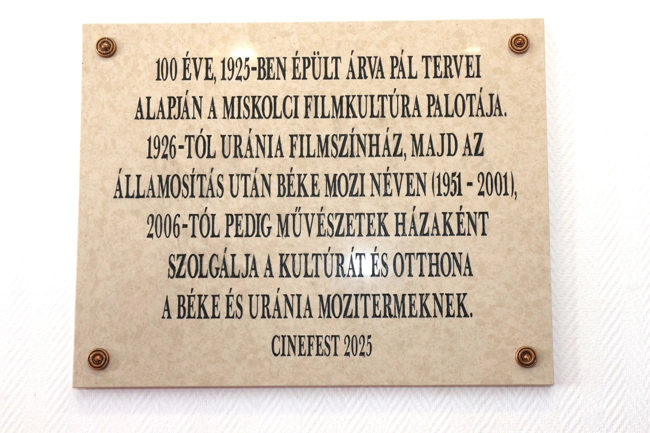 emlektabla_avatas_urania_beke_250906nk-19.JPG